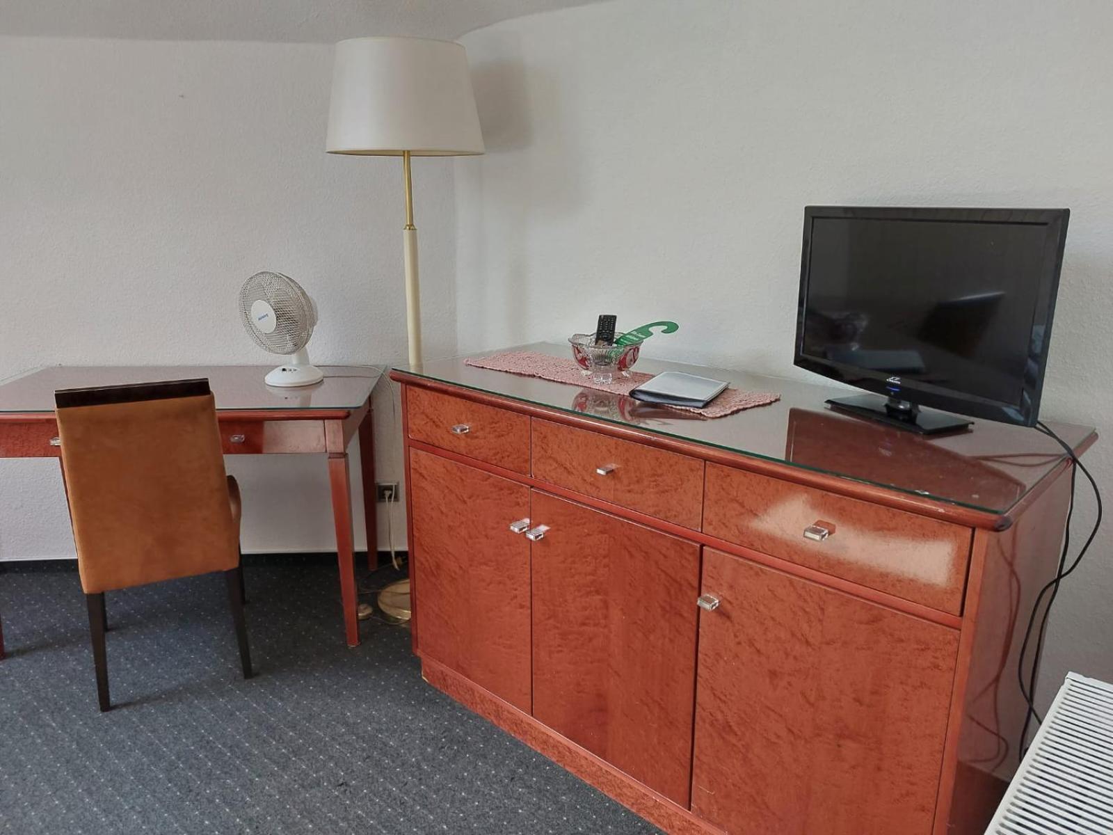 Gaestezimmer Gasthof Becker Hotel Wulfrath Exterior foto