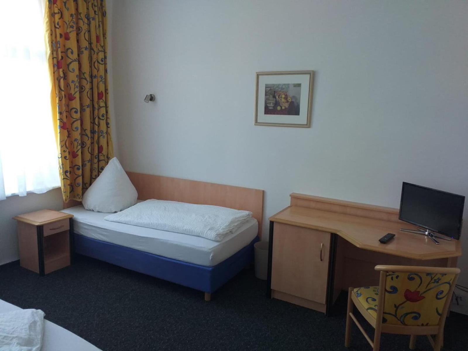 Gaestezimmer Gasthof Becker Hotel Wulfrath Exterior foto