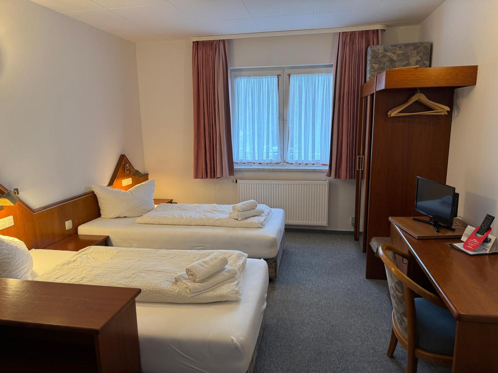 Gaestezimmer Gasthof Becker Hotel Wulfrath Exterior foto