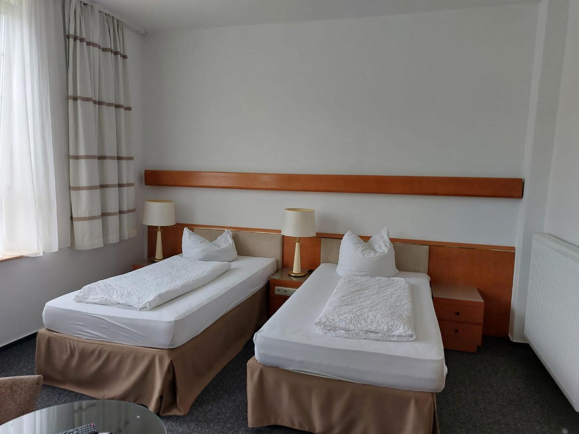 Gaestezimmer Gasthof Becker Hotel Wulfrath Exterior foto
